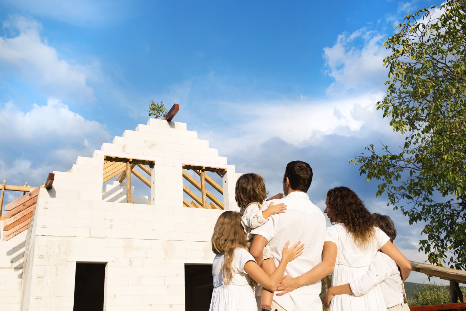 Deciding whether to buy or to build your home